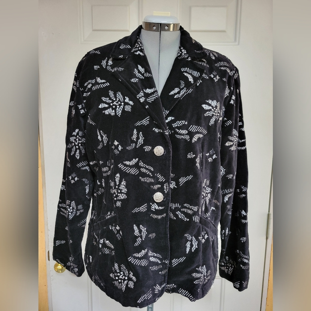 Chico's Black Velvet Maeshowe Celian Jacket